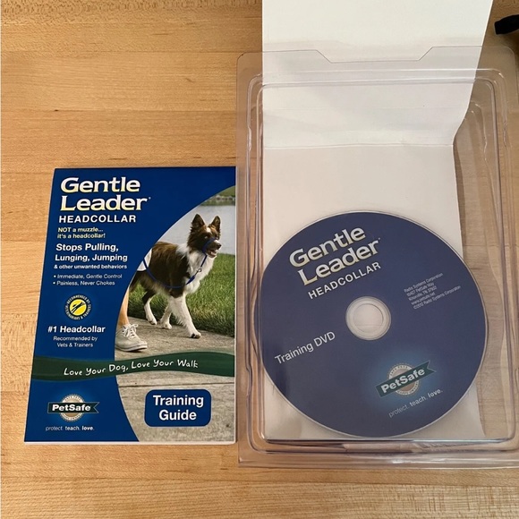 PetSafe Dog Gentle Leader Headcollar SZ Small Royal Blue Up to 25 lbs Dogs CD - Picture 5 of 5